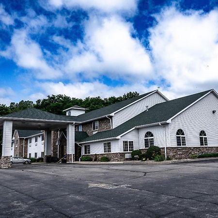 Savanna Inn & Suites Екстер'єр фото