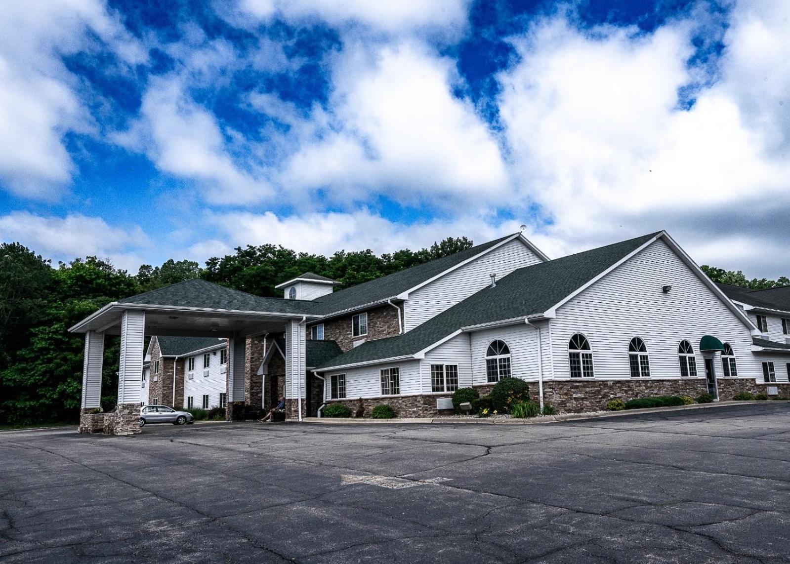Savanna Inn & Suites Екстер'єр фото