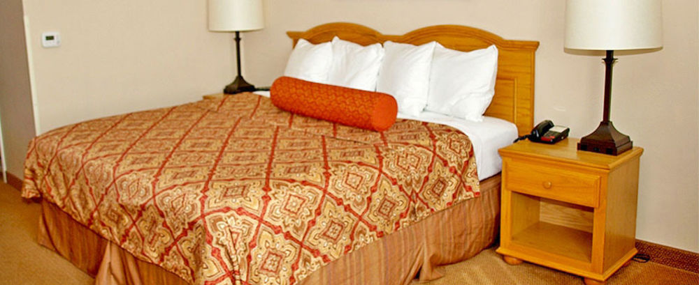 Savanna Inn & Suites Екстер'єр фото